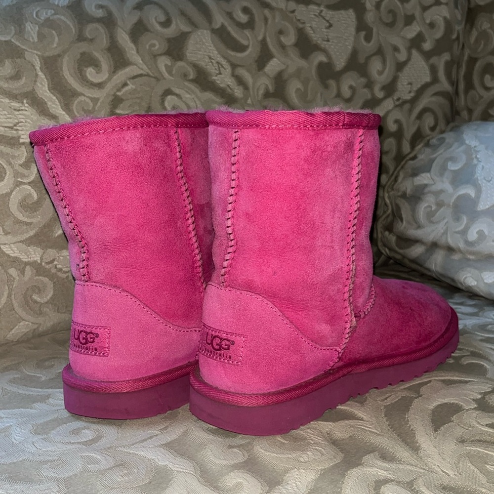 Size US 4 UGGs hot pink